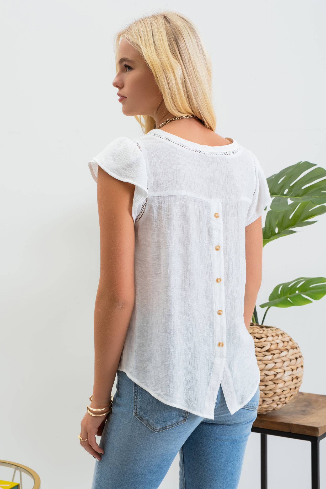 TULIP SLEEVE BACK BUTTON BLOUSE