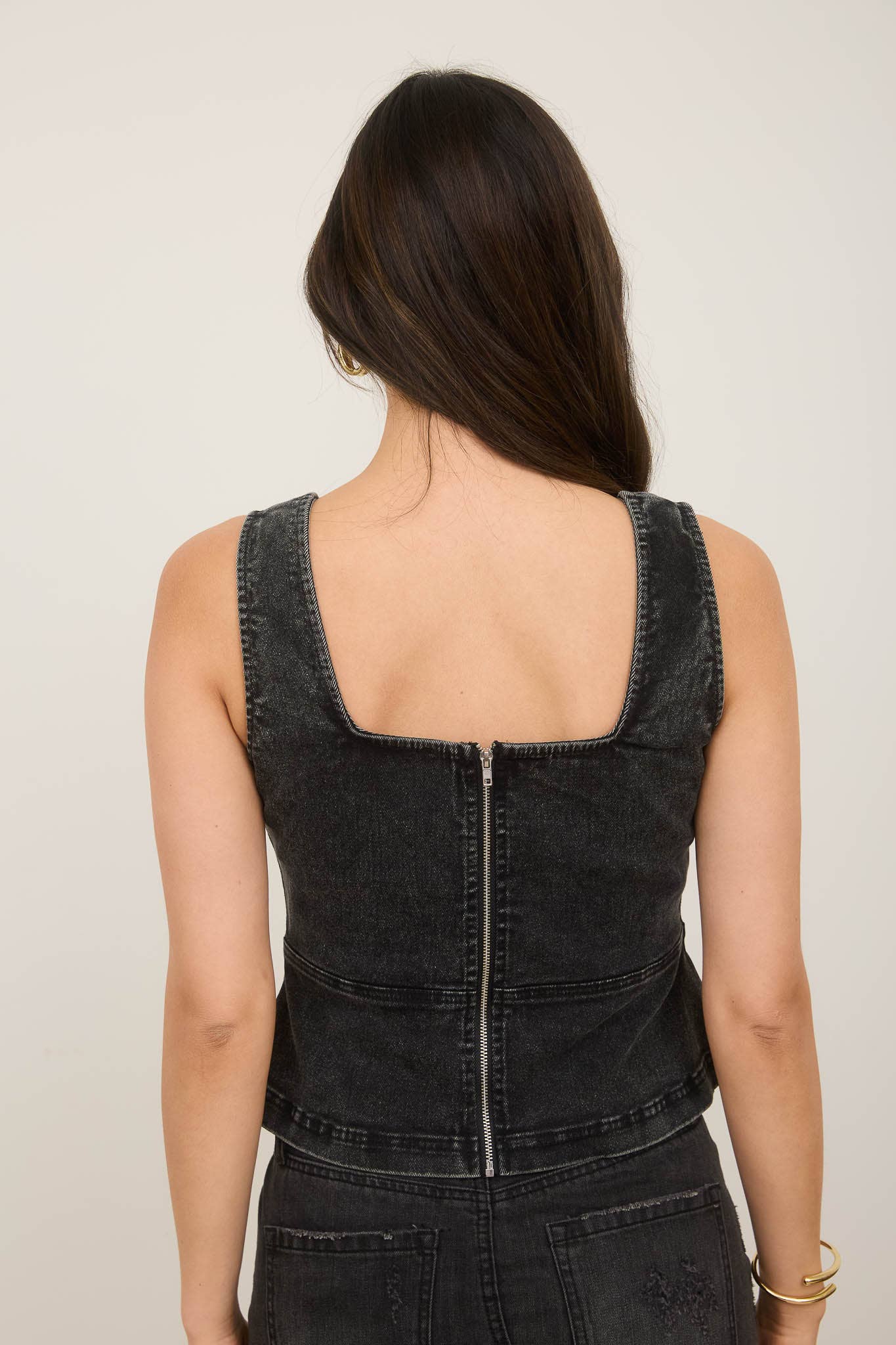 LACE UP FRONT SLEEVELESS DENIM TOP