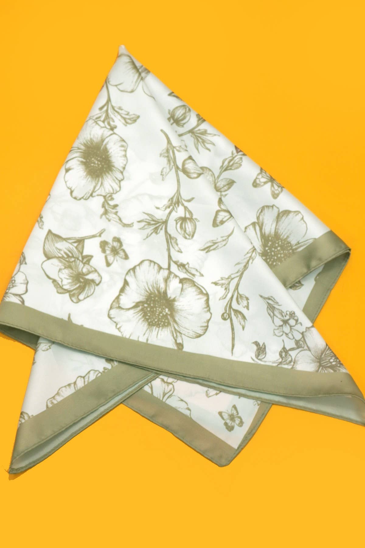 PETITE FLOWER PRINT SILKY FEELING BANDANA SCARF | PINK