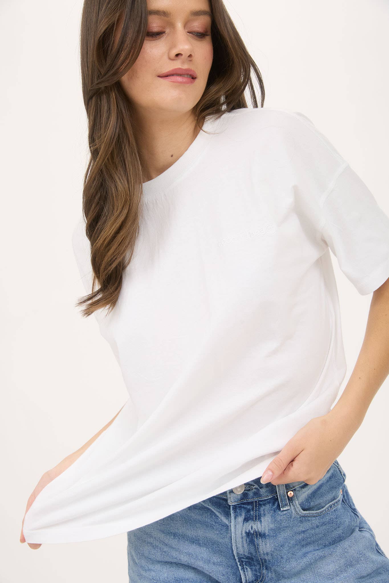 WASHED GOOD VIBES EMBROIDERY SHORT SLEEVE KNIT TOP