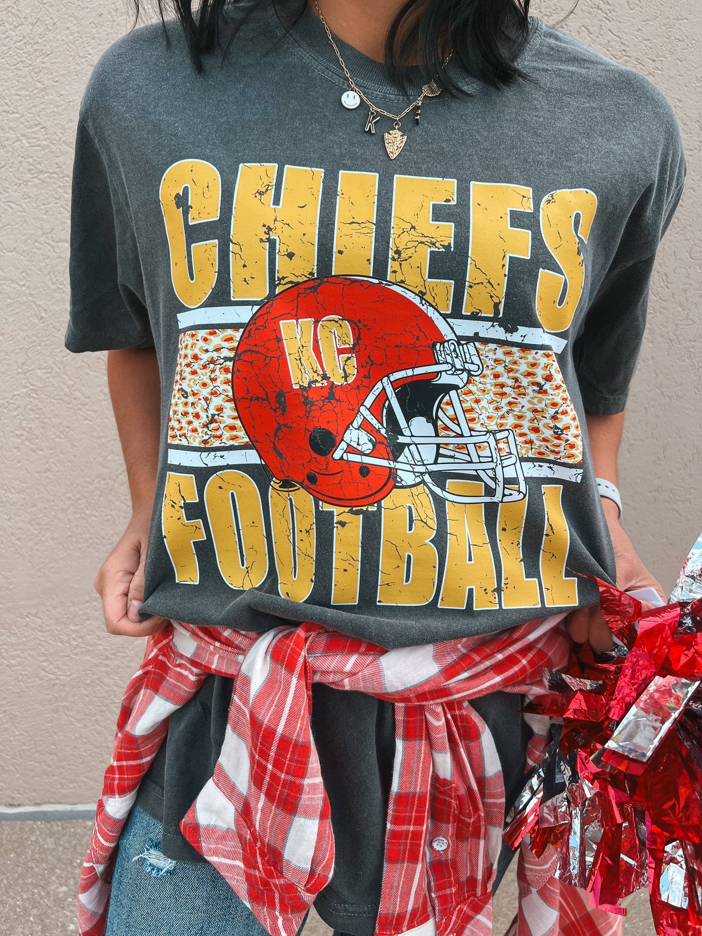 CHIEFS FOOTBALL LEOPARD DETAIL TEE (PEPPER CC)
