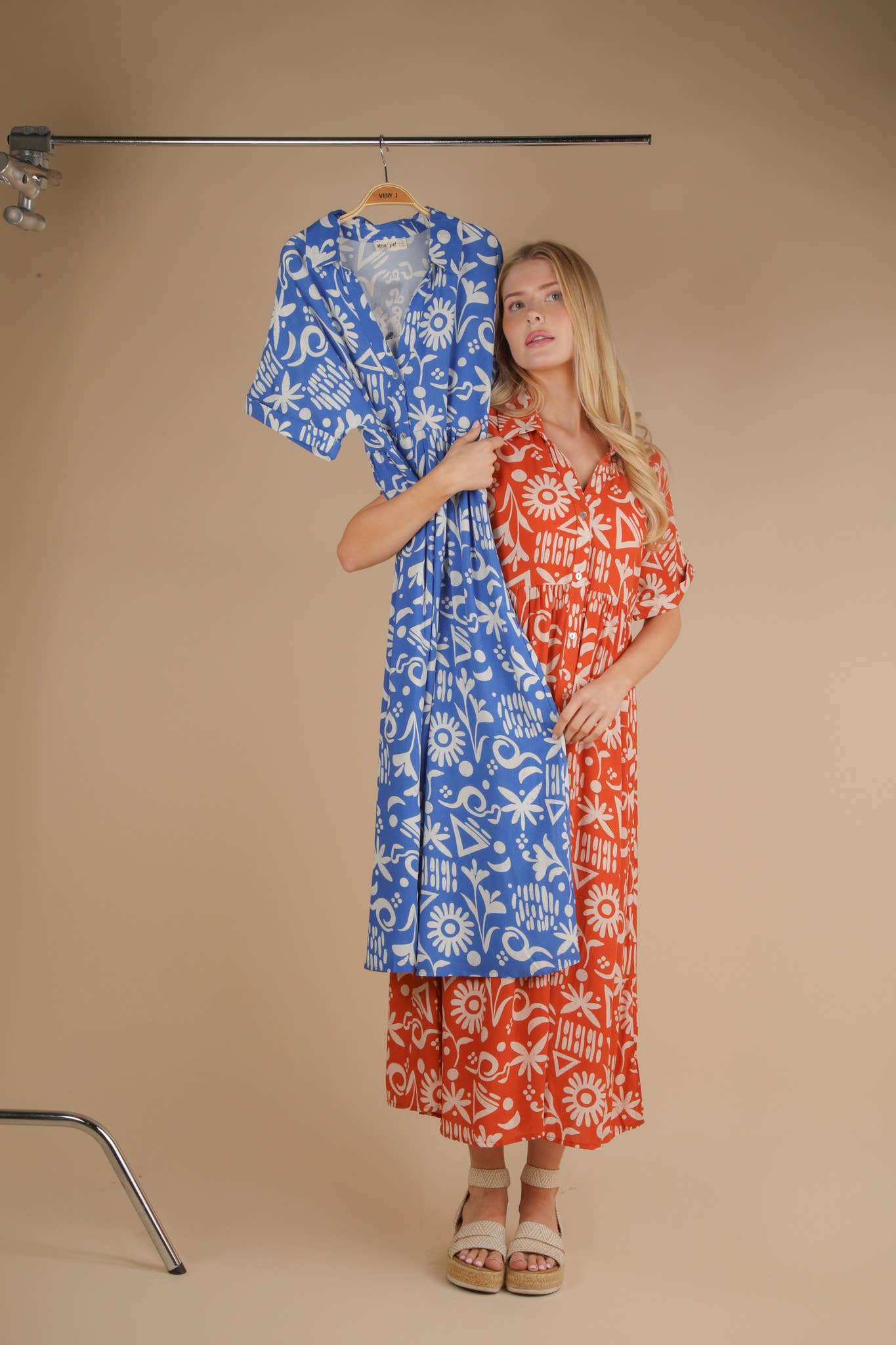 ND31583-Oversized Printed Shirt Midi Dress