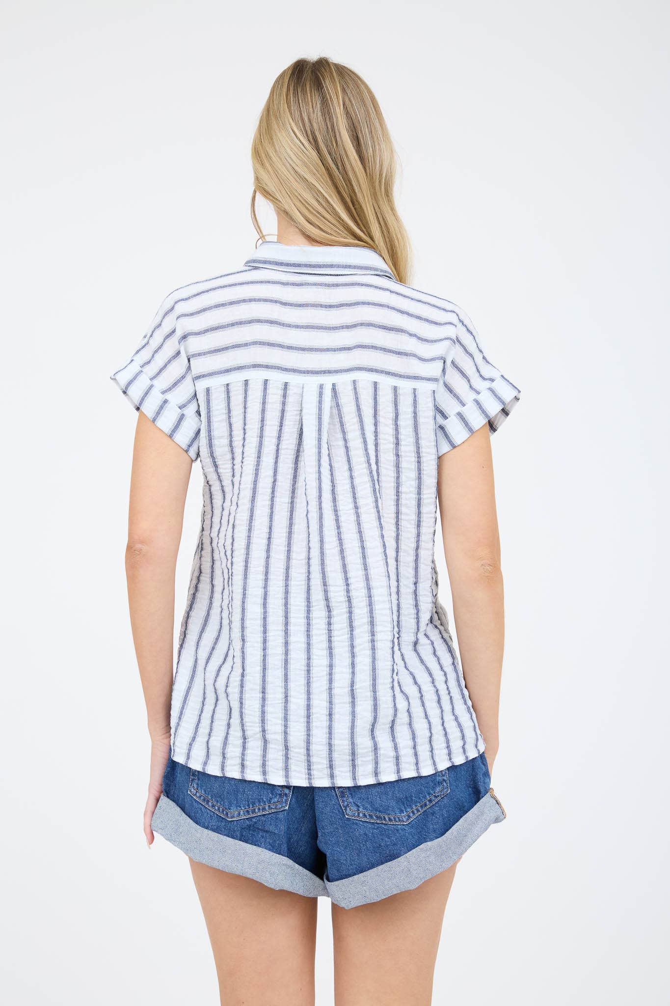 STRIPE COLLARED SHORT SLEEVE BUTTON DOWN SHIRT