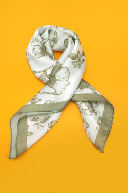 PETITE FLOWER PRINT SILKY FEELING BANDANA SCARF | PINK