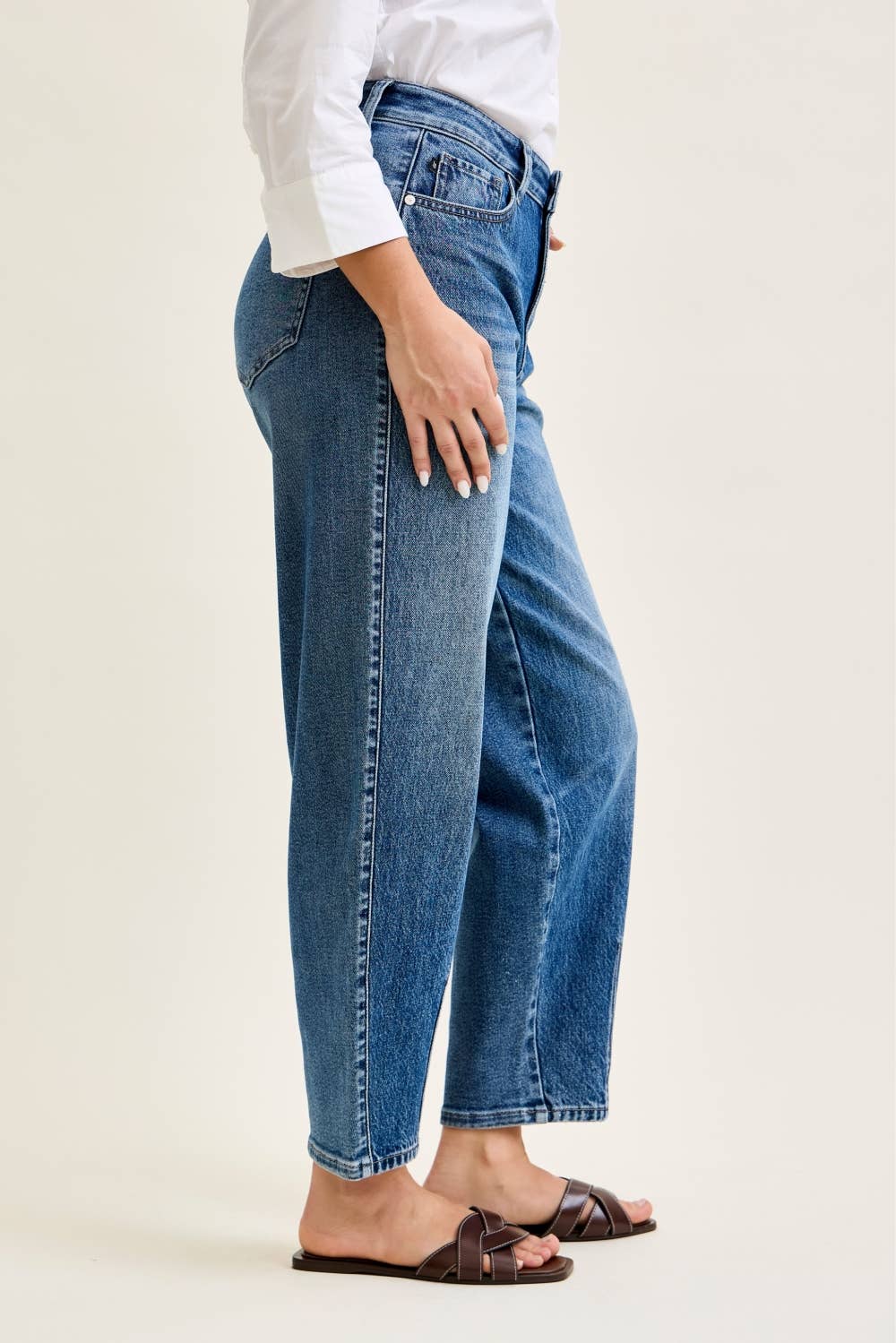 Judy Blue High Waisted Rigid Magic Barrel w/ Dart Detailing