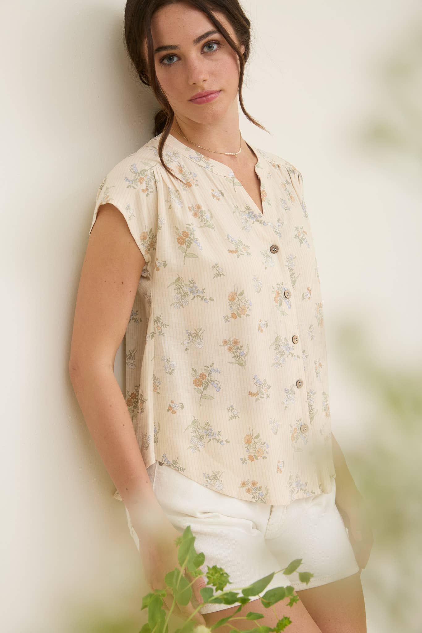 STRIPE FLORAL SHORT SLEEVE BUTTON DOWN TOP