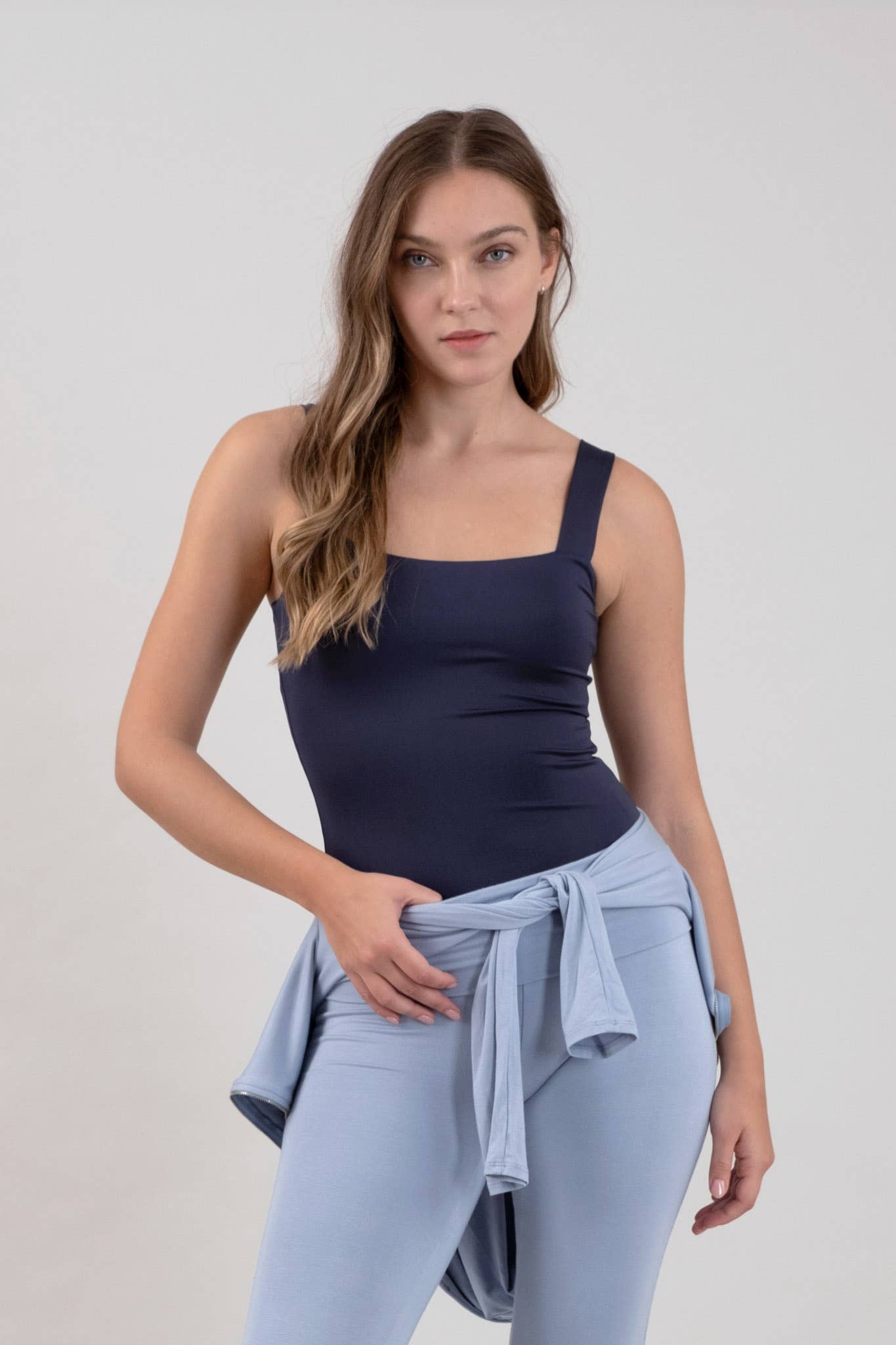 REVERSIBLE SQUARE NECK SEAMLESS CAMI