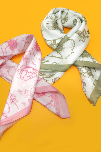 PETITE FLOWER PRINT SILKY FEELING BANDANA SCARF | PINK