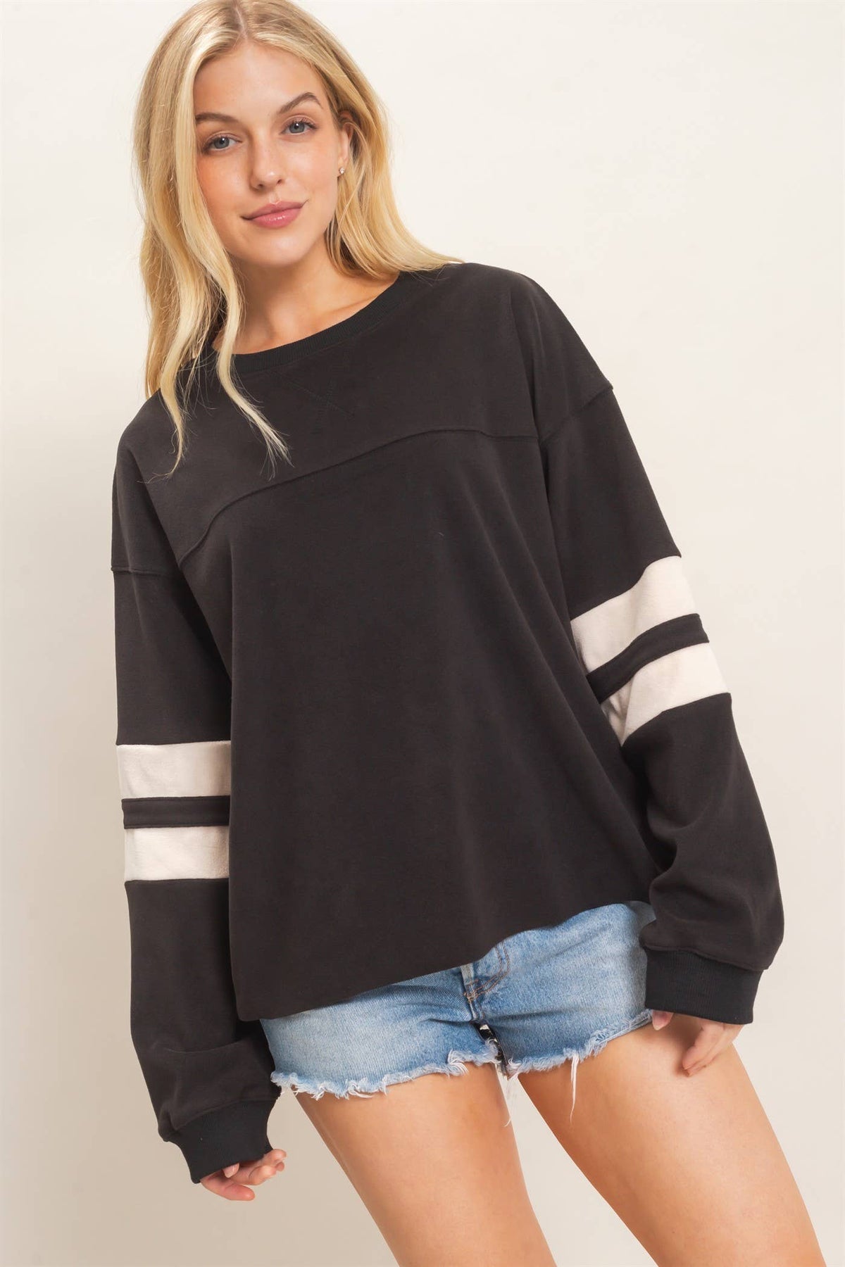 HYFVE - Crew Neck Long Sleeve Sweatshirt - Black