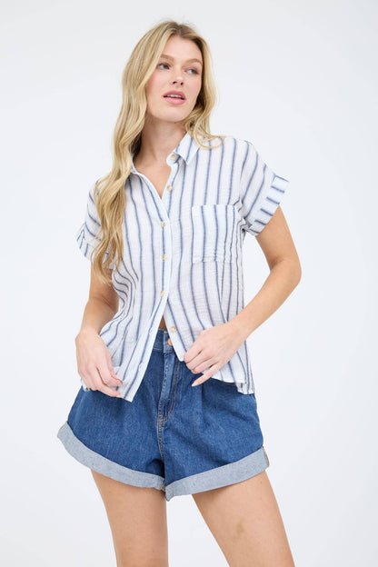 STRIPE COLLARED SHORT SLEEVE BUTTON DOWN SHIRT