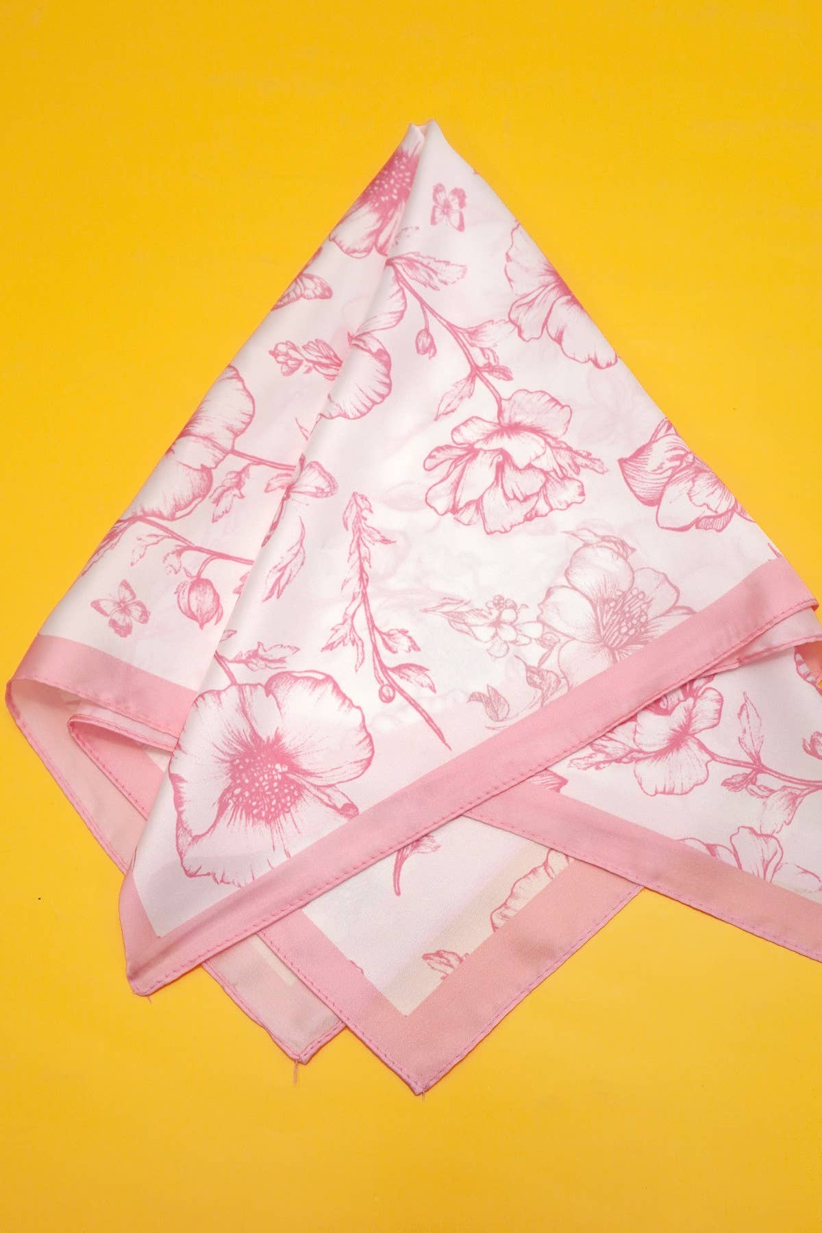 PETITE FLOWER PRINT SILKY FEELING BANDANA SCARF | PINK